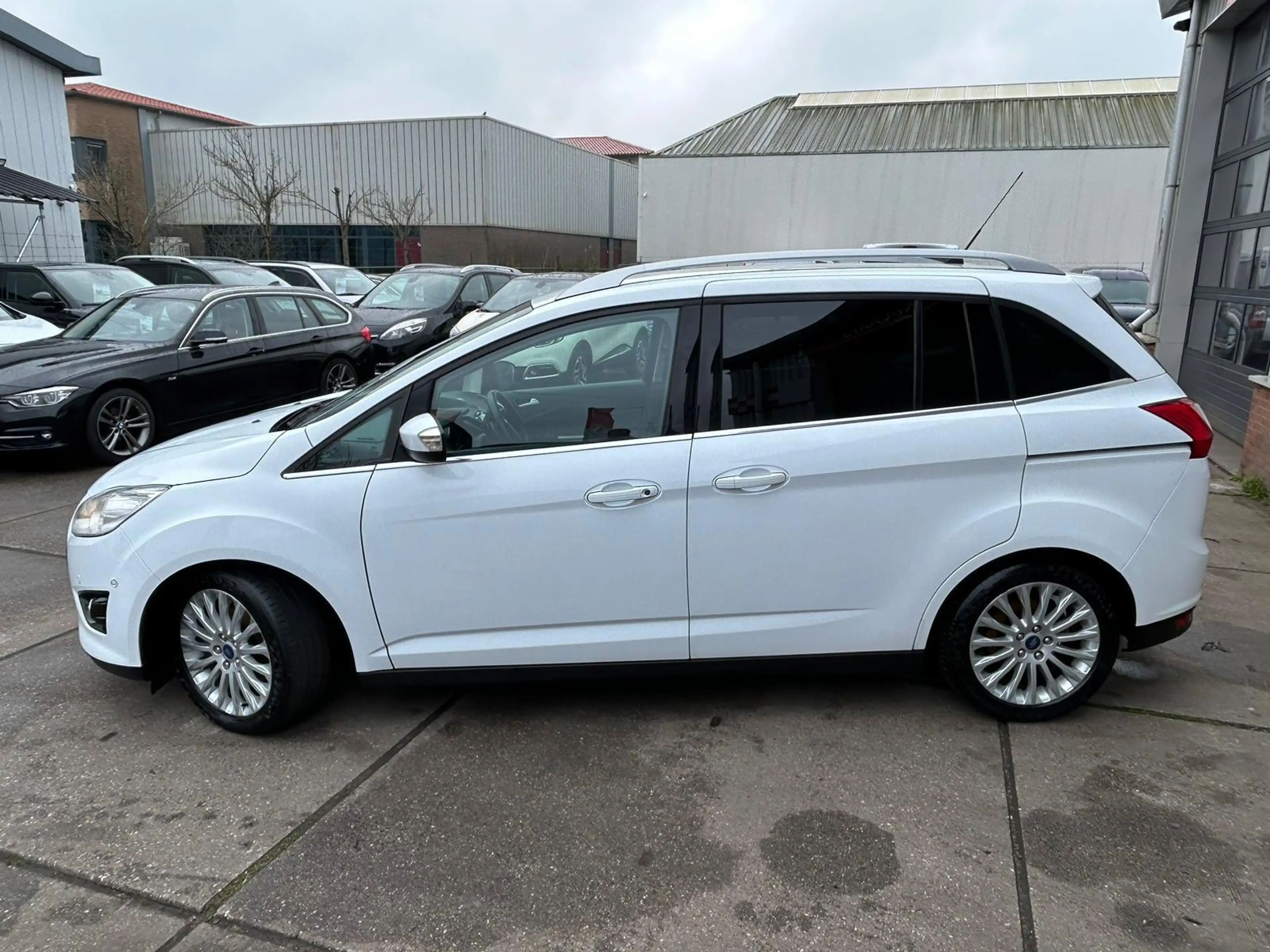 Ford Grand C-Max 1.0 Edition Plus Distributie is vervangen in maart — photo 4