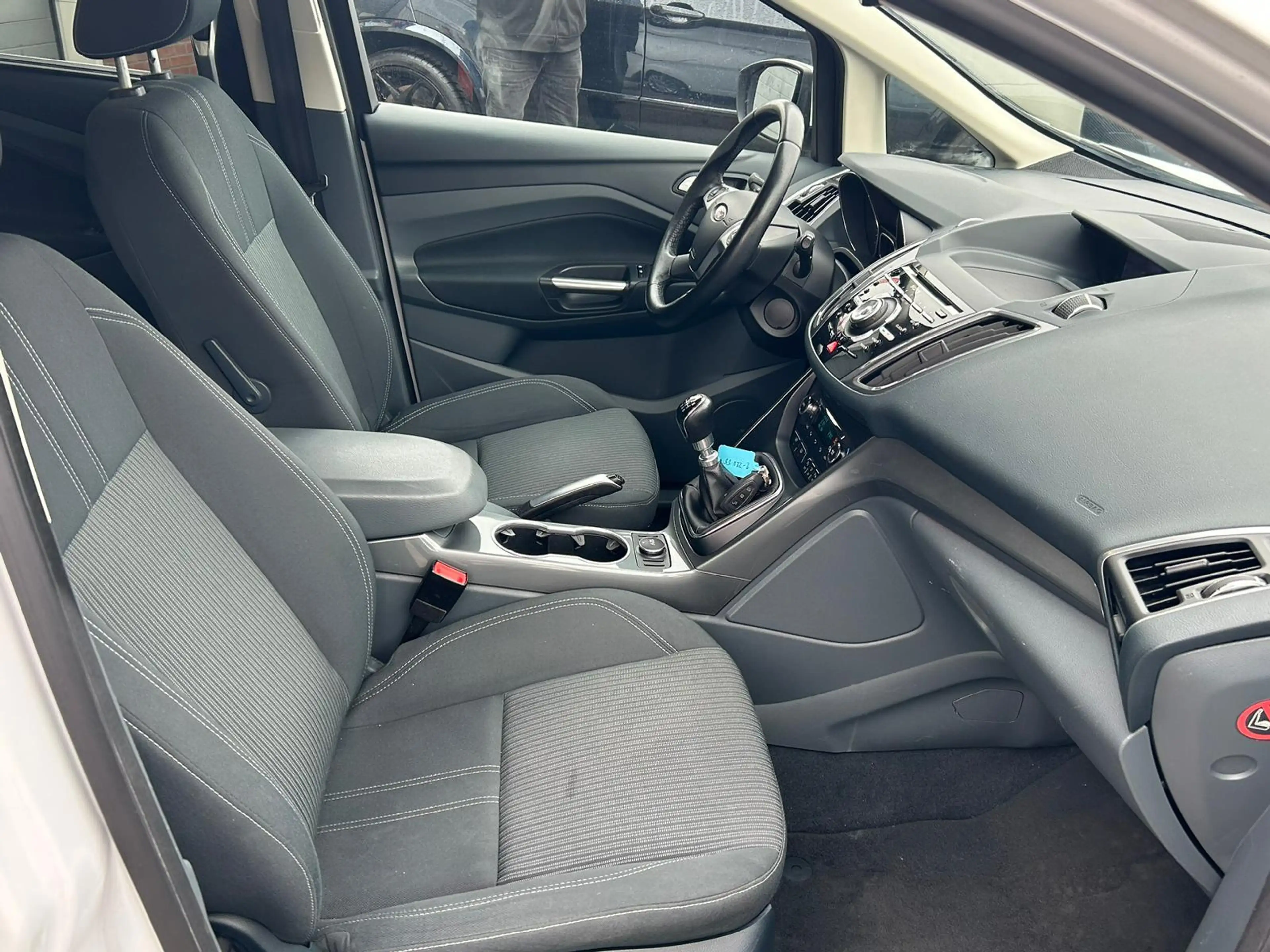 Ford Grand C-Max 1.0 Edition Plus Distributie is vervangen in maart — photo 9