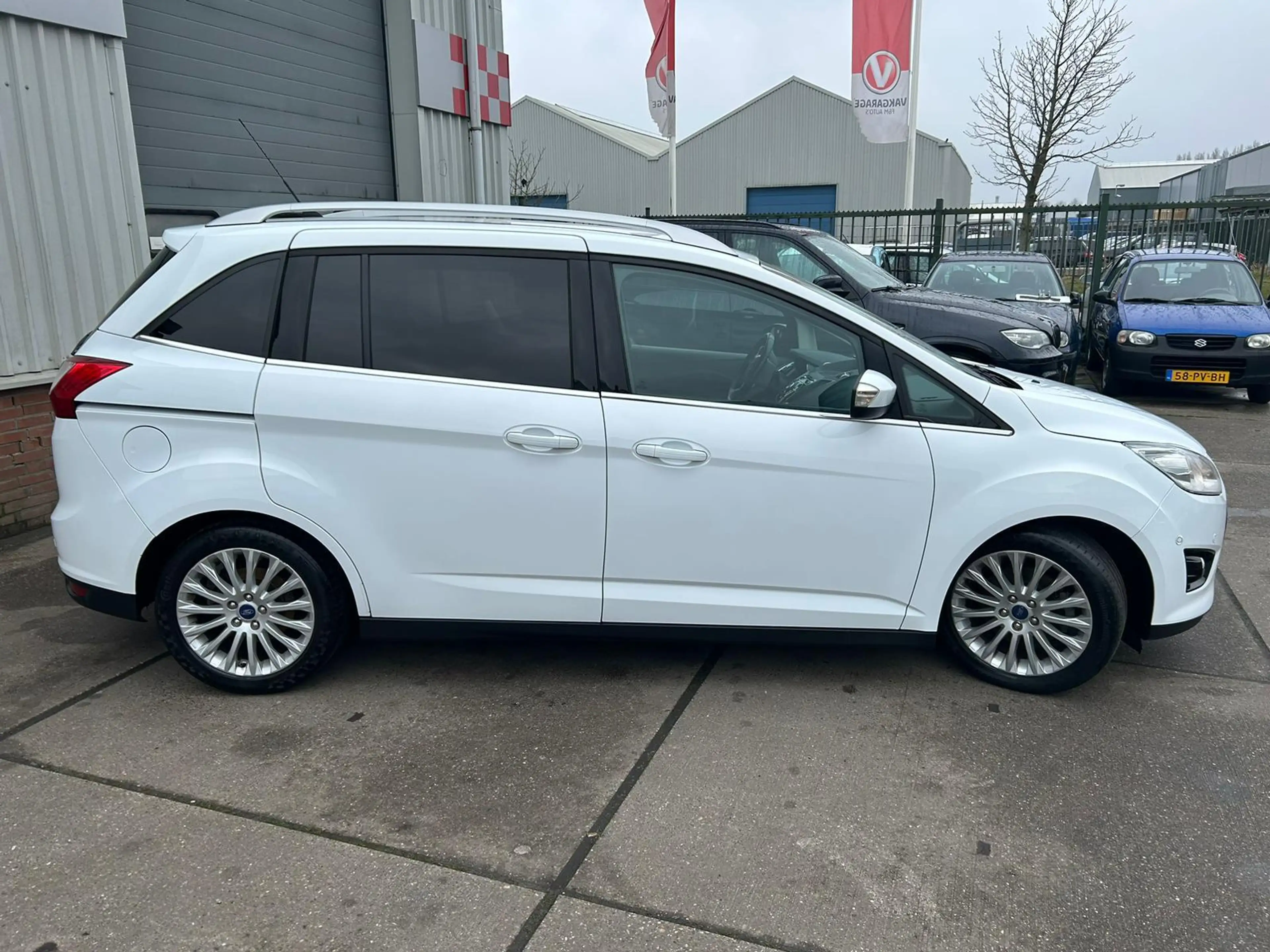 Ford Grand C-Max 1.0 Edition Plus Distributie is vervangen in maart — photo 5