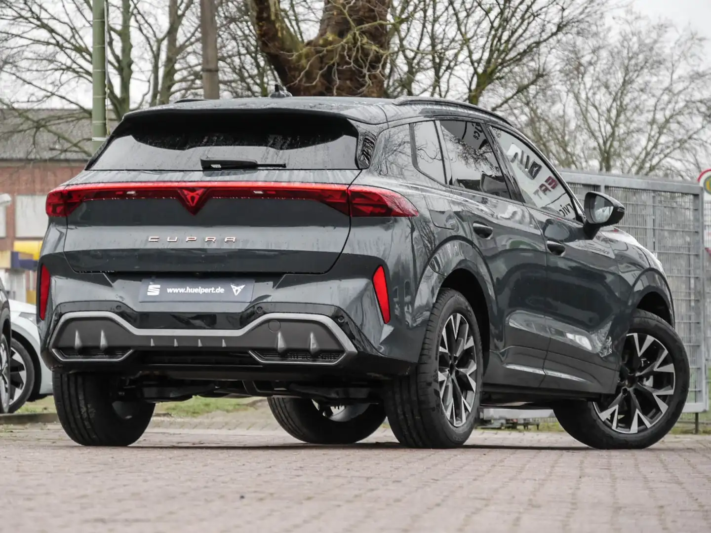 CUPRA Terramar 1.5 DSG AHK SHZ NAV ACC E-KLAPPE Blau - 2