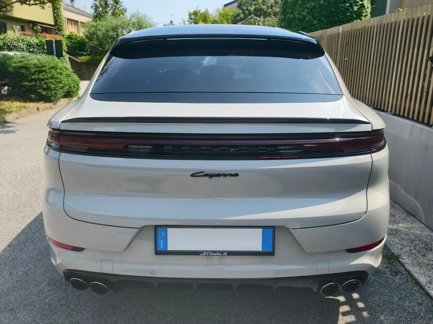 Porsche Cayenne Cayenne Coupe 3.0 V6 e-hybrid Allestimento Sport Bianco - 2