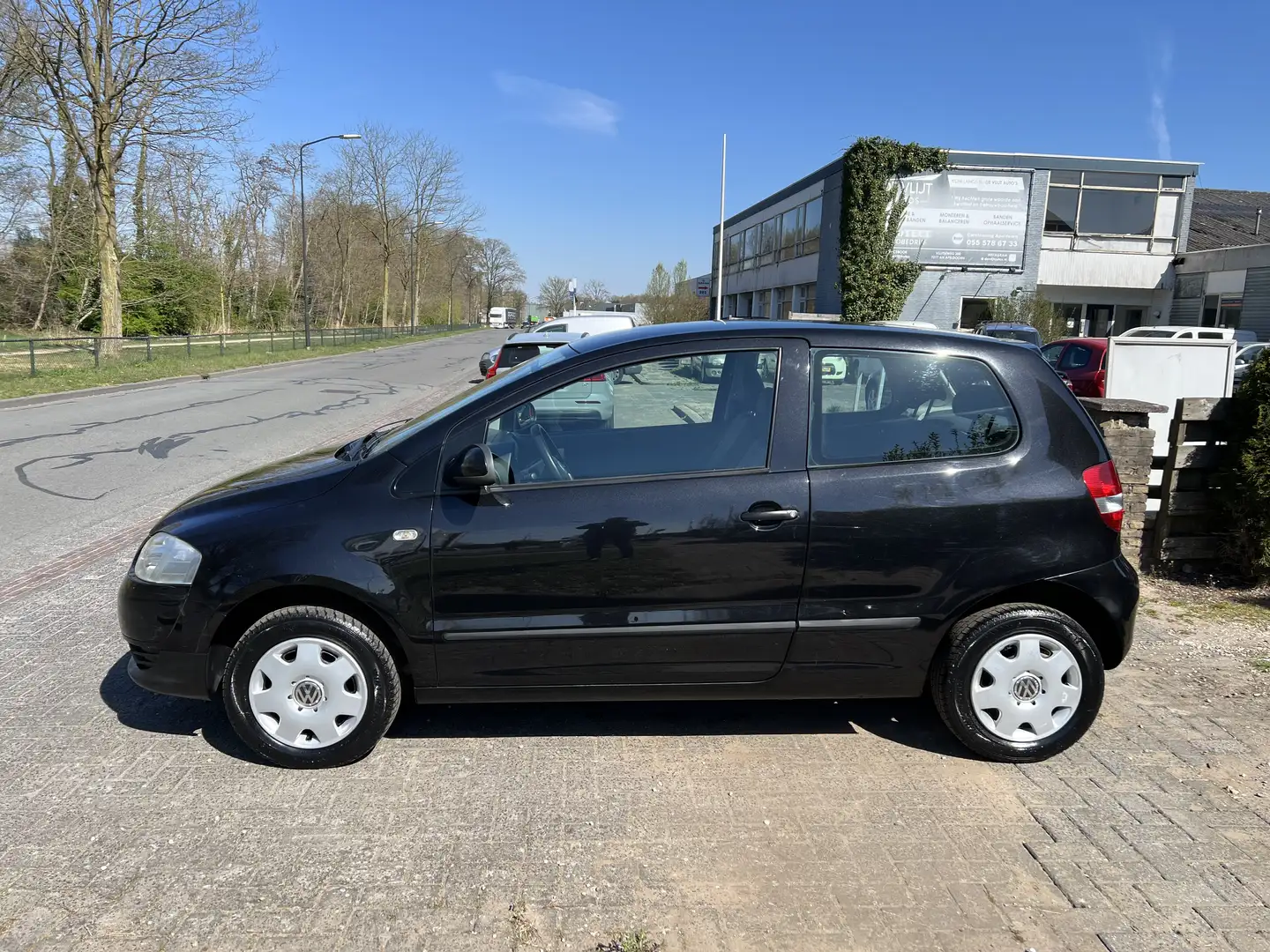 Volkswagen Fox 1.4 Trendline Zwart - 2