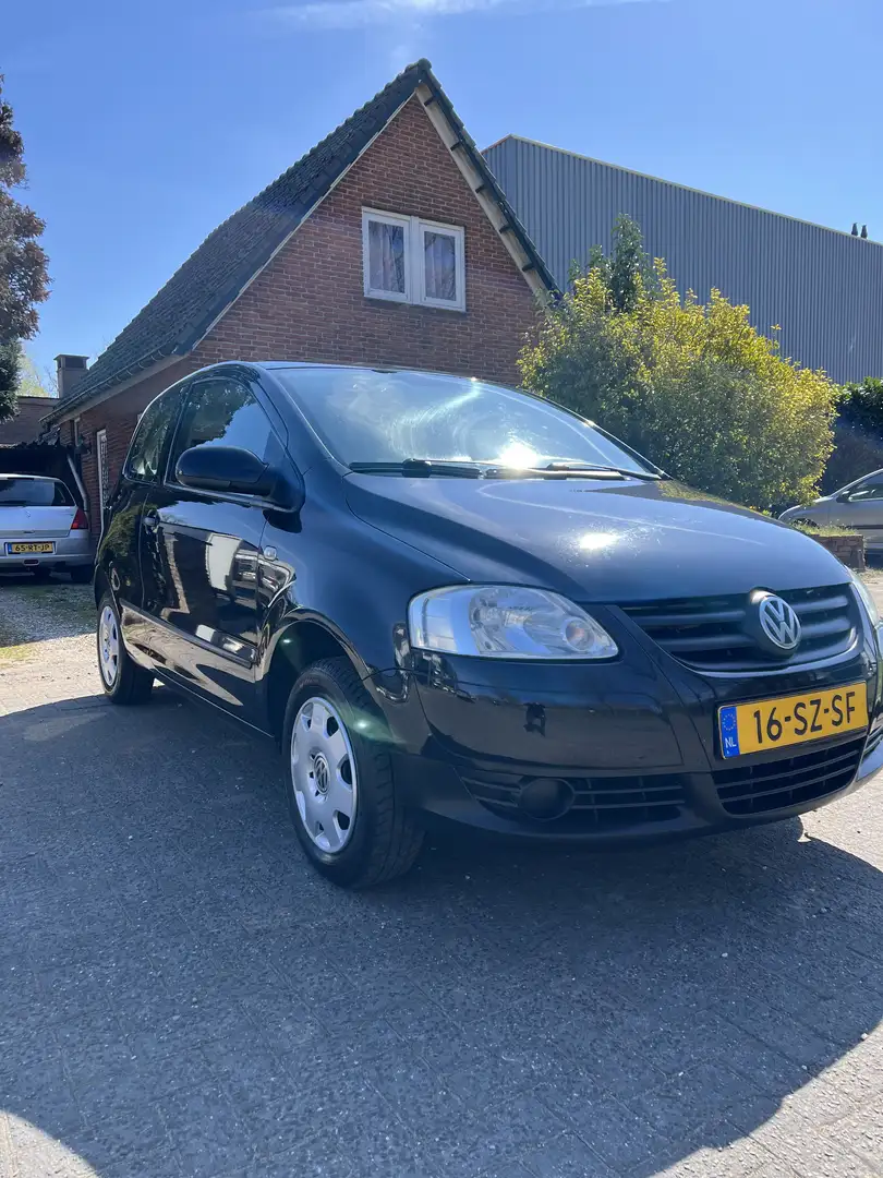 Volkswagen Fox 1.4 Trendline Zwart - 1