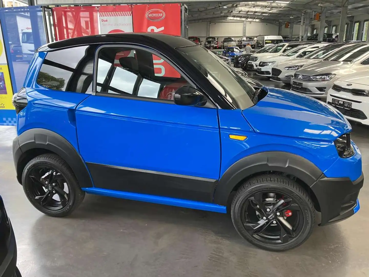 Ligier Myli R.EBEL EV12 Edition Blauw - 2