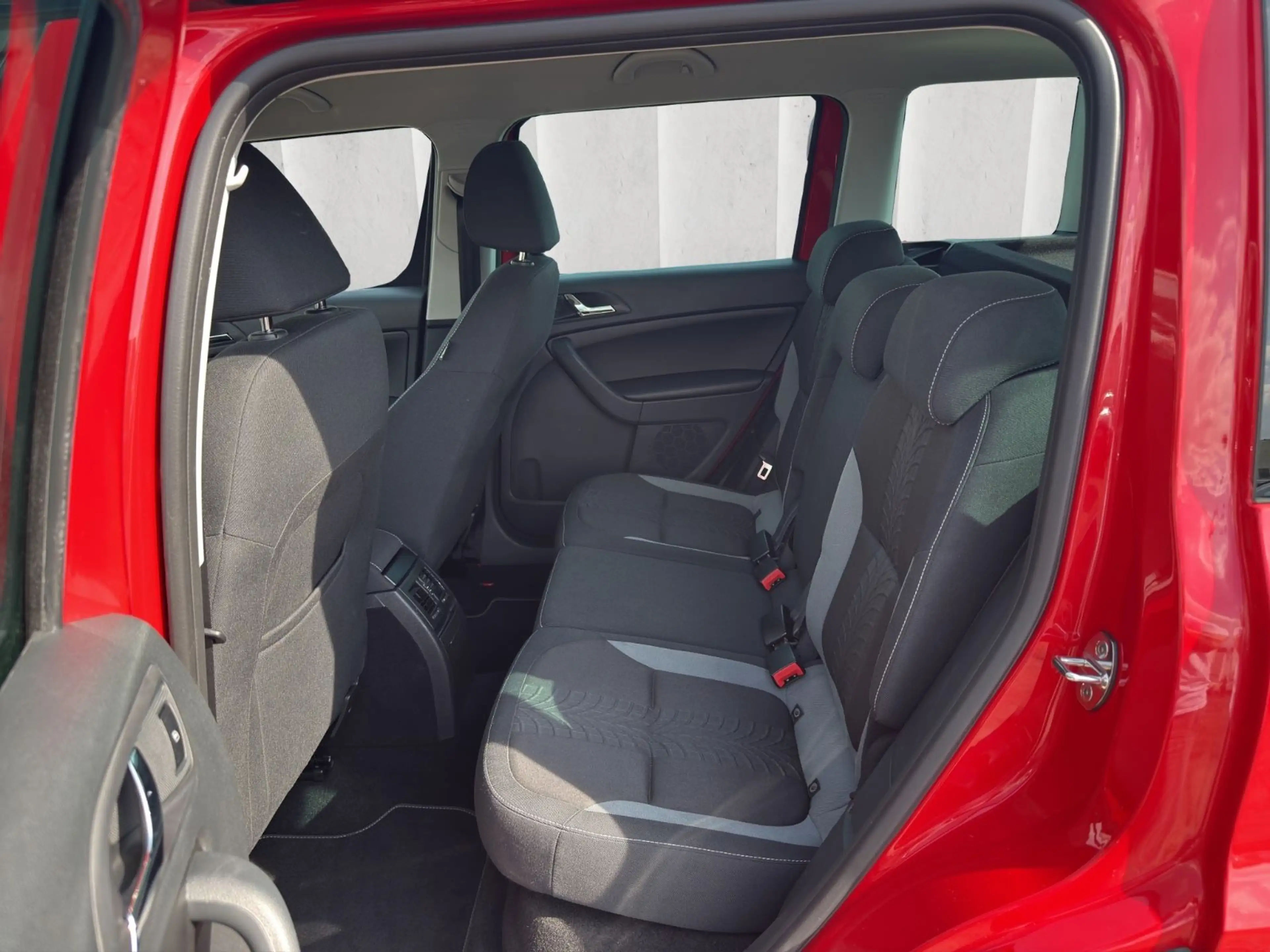 Skoda Yeti Adventure 4x4*DSG*Navi*Cam*PDC*1.Hand — photo 12
