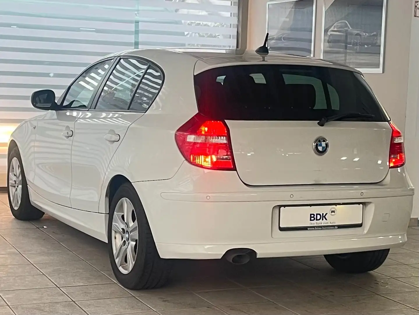 BMW 116 d 5-Türer Navi Klimaaut. Komfort-Paket HiFi Blanco - 2
