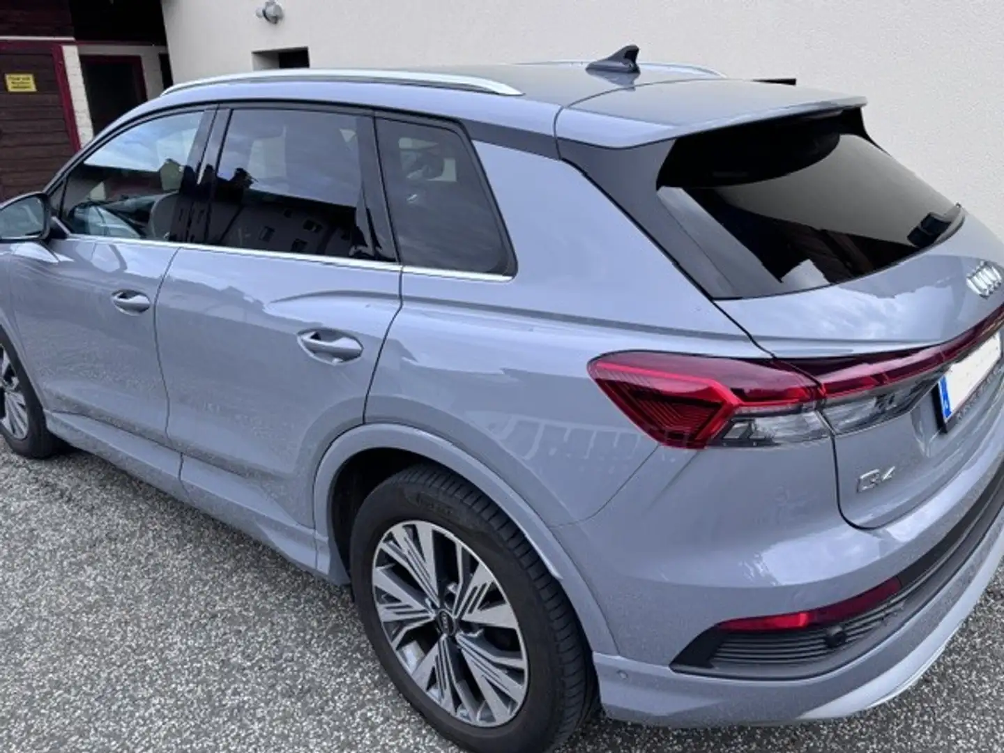 Audi Q4 e-tron Q4 50 e-tron quattro 220kW 82kWh Grau - 2