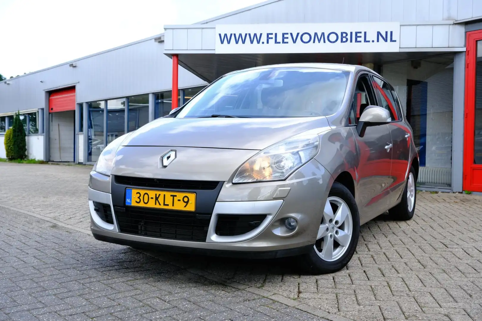 Renault Scenic 2.0 Dynamique Aut. *37.760km!* Xenon|1e Eig|Clima| Beige - 1