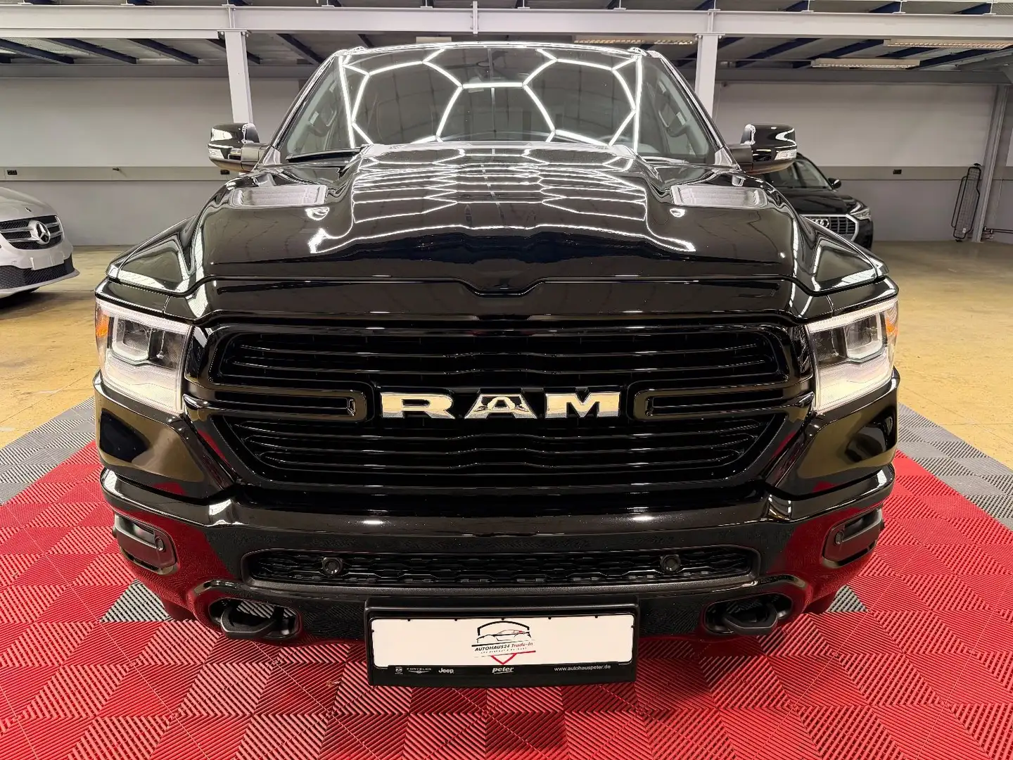 Dodge RAM 1500 5.7 HEMI 4X4 Laramie SPORT Night LPG Schwarz - 2