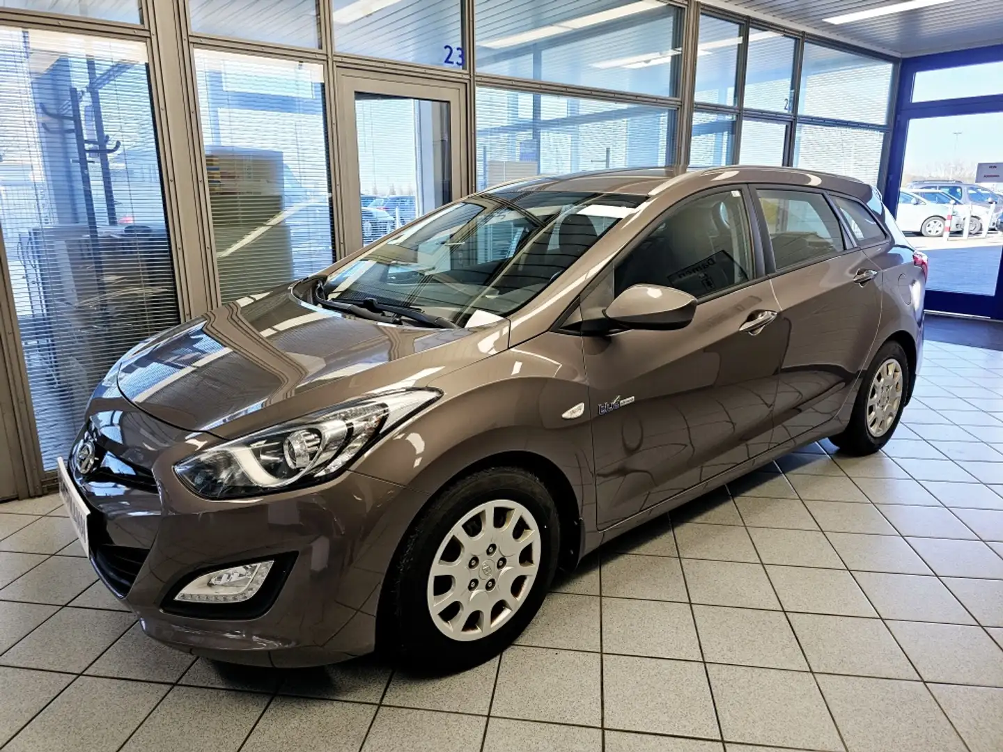 Hyundai i30 Comfort Tüv 05-2026 Brun - 2