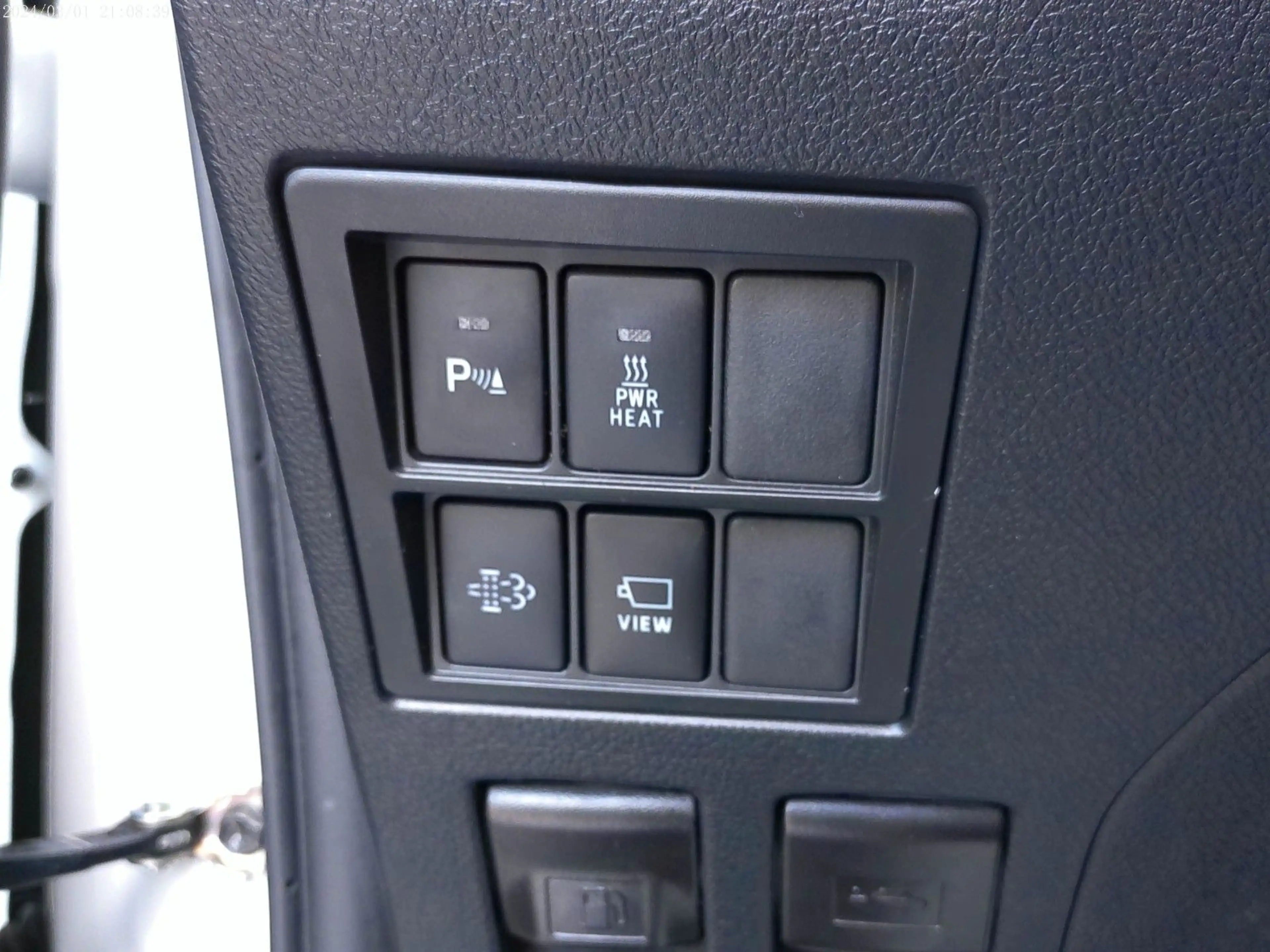 Toyota Hilux Double Cab Invincible 4x4*Bügel*Rollo*AHK* — photo 12