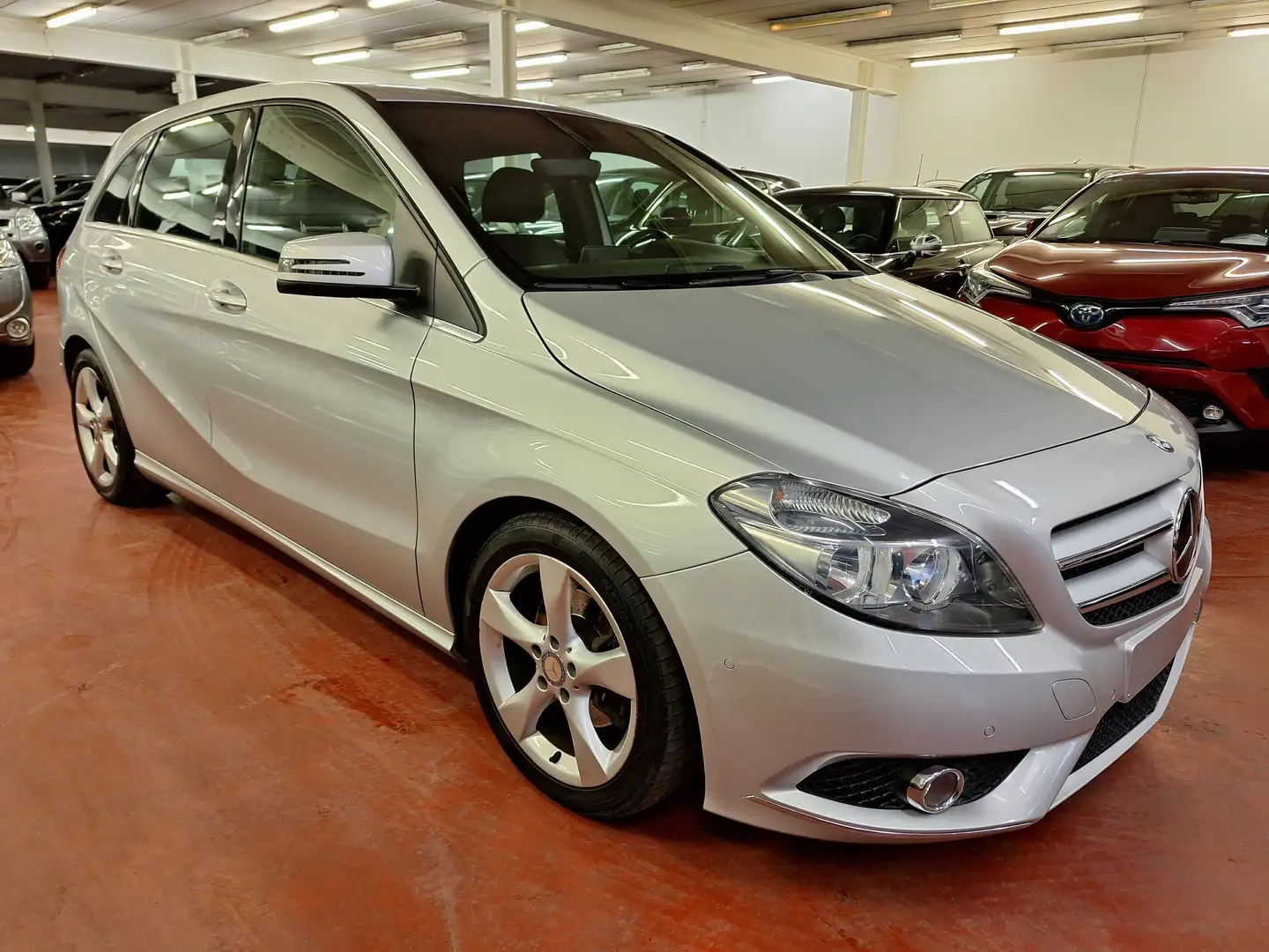 Mercedes-Benz B 180 Argent - 2