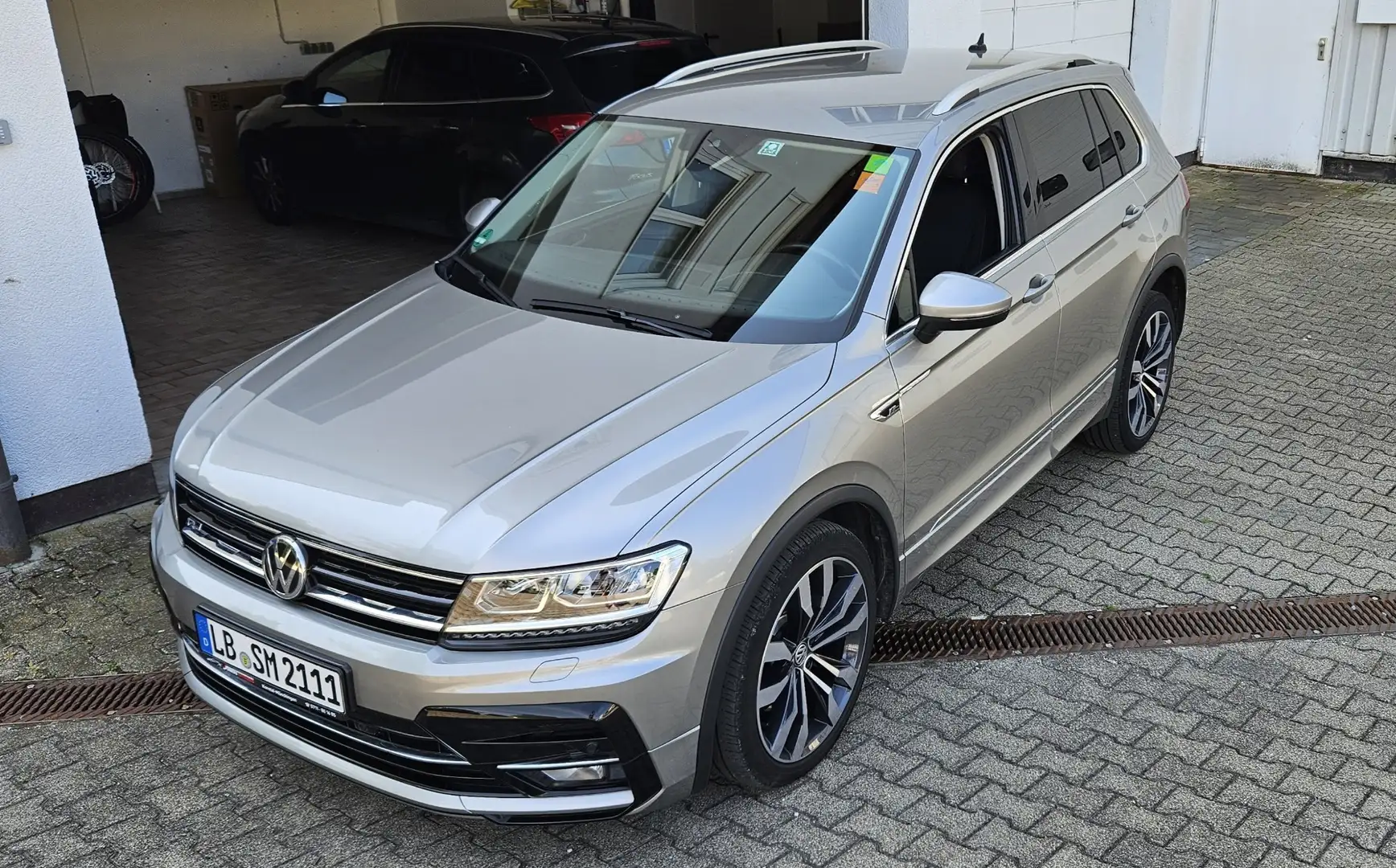 Volkswagen Tiguan 2.0 TSI 4Motion DSG R-line - 1