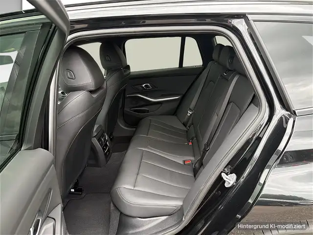BMW 3 Series view 11