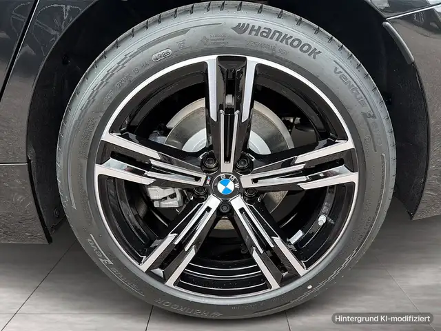 BMW 3 Series view 6