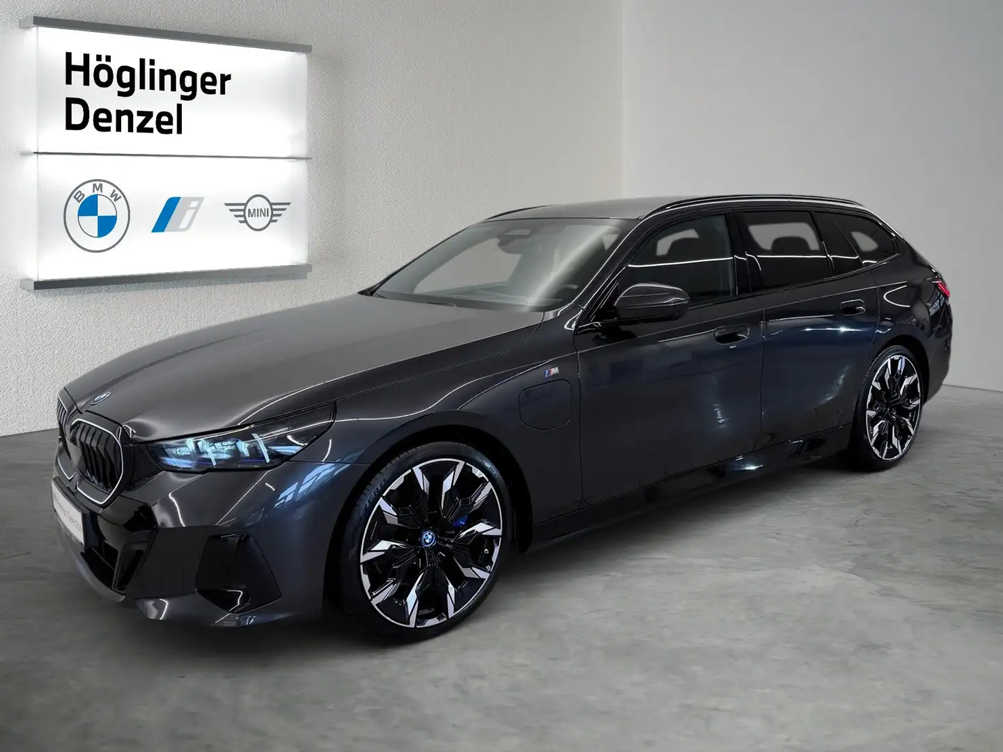 BMW 550 e xDrive Grau - 2