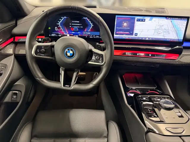 BMW 5 Series view 8