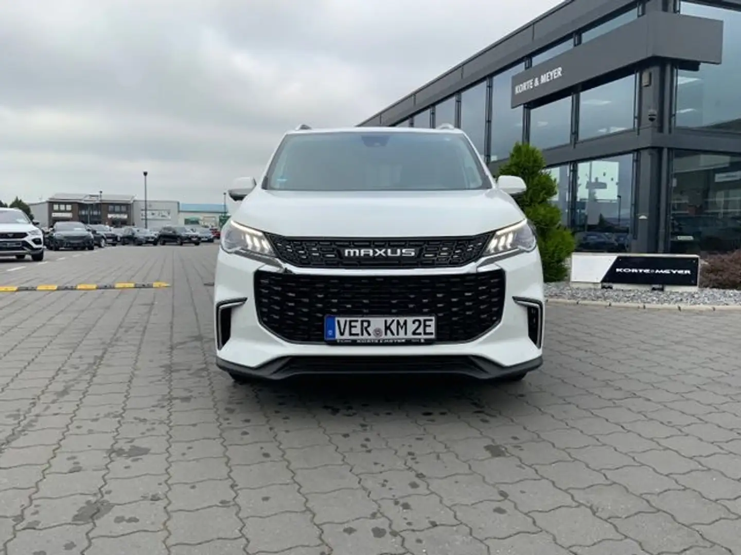 Maxus Euniq 5 70kWh +6Sitzer+PanoDach +Leder+LED+ Weiß - 2