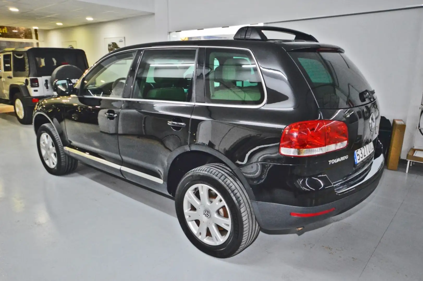 Volkswagen Touareg 3.0TDI V6 Tiptronic Negro - 2
