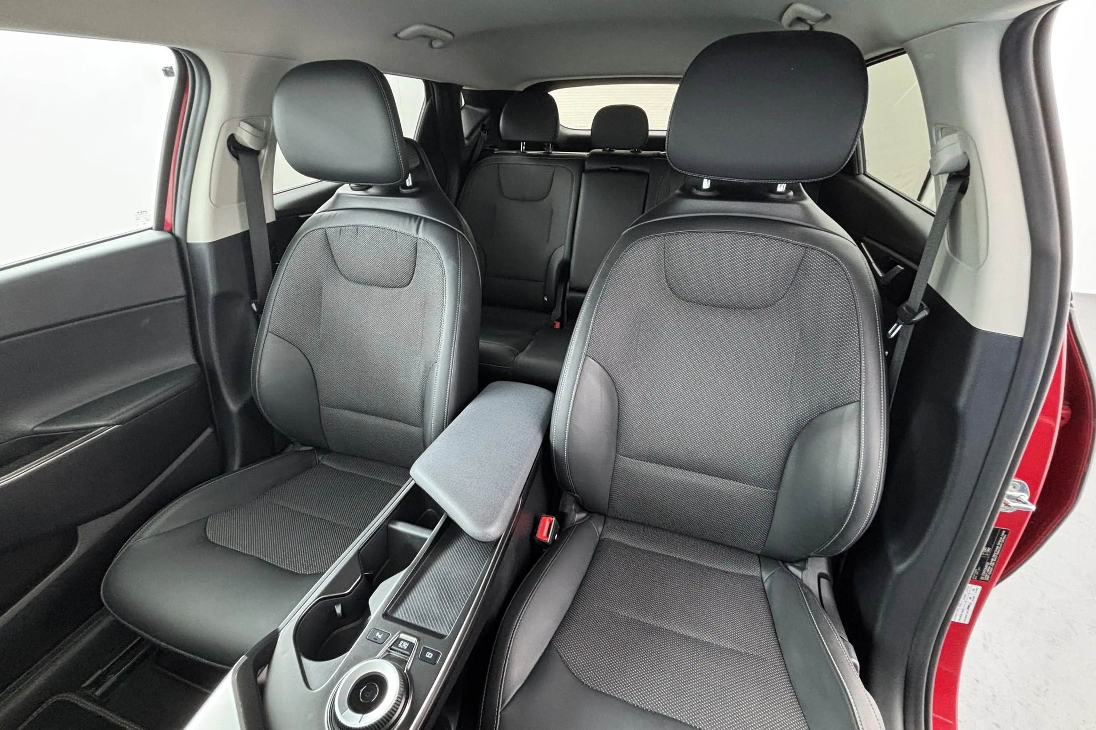 Kia EV6 Air 58 kWh Fel en flitsend onderweg met alle gemak — photo 25
