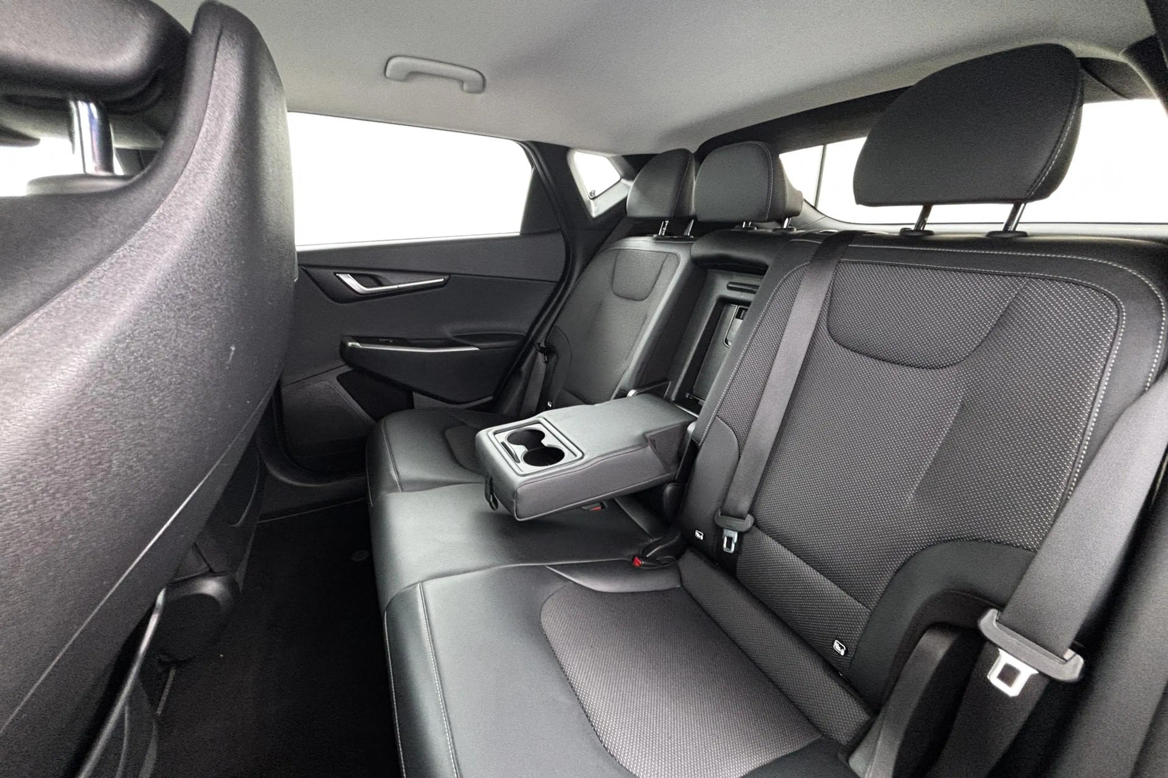 Kia EV6 Air 58 kWh Fel en flitsend onderweg met alle gemak — photo 28