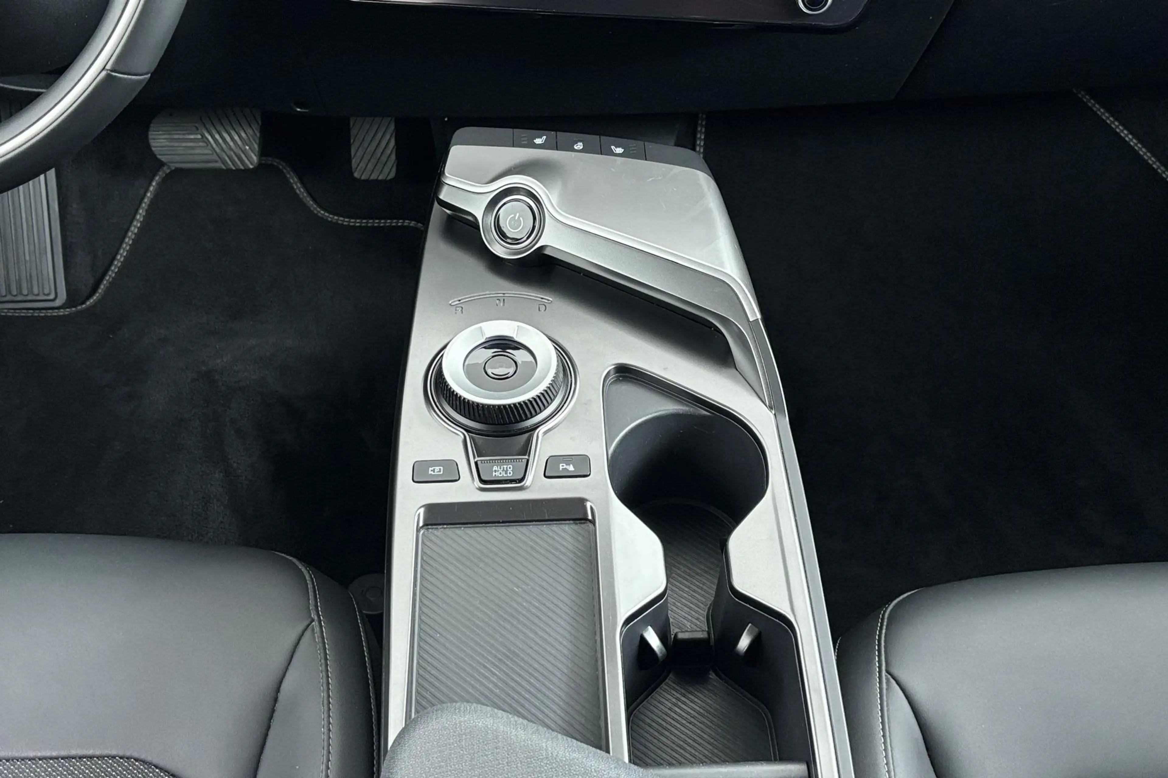 Kia EV6 Air 58 kWh Fel en flitsend onderweg met alle gemak — photo 21