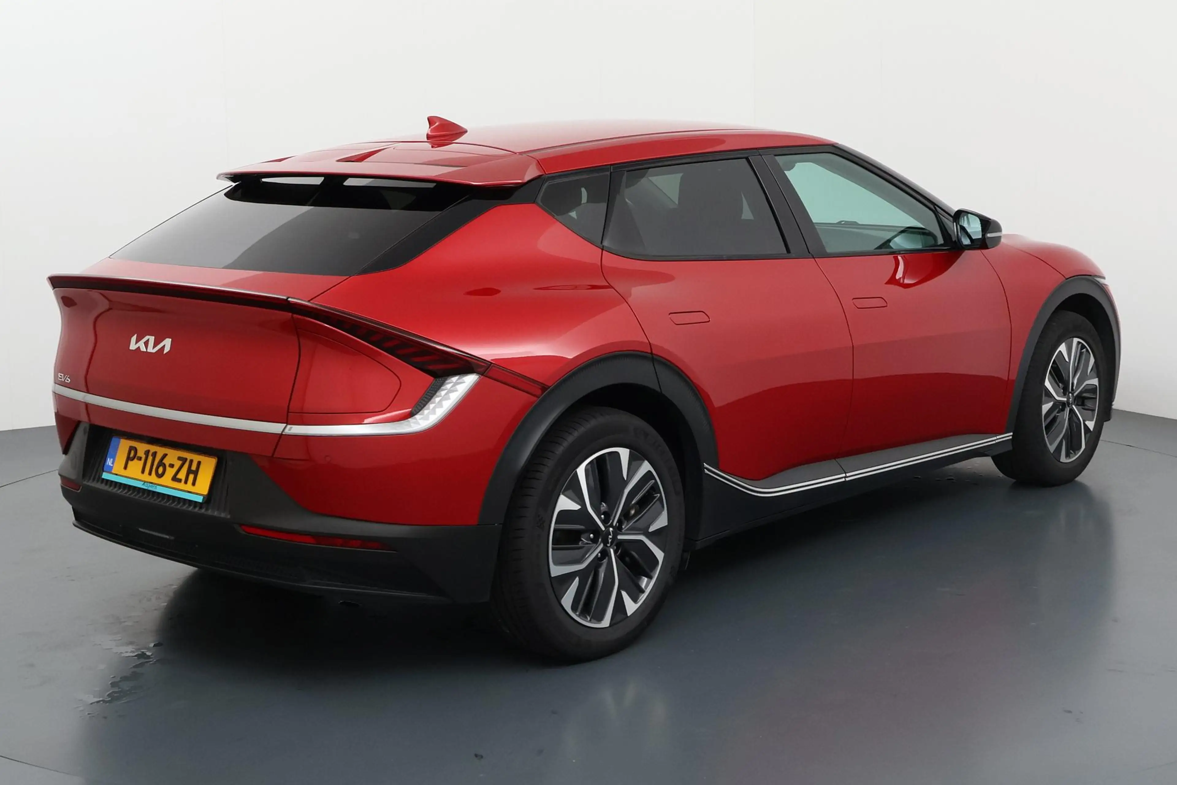 Kia EV6 Air 58 kWh Fel en flitsend onderweg met alle gemak — photo 6