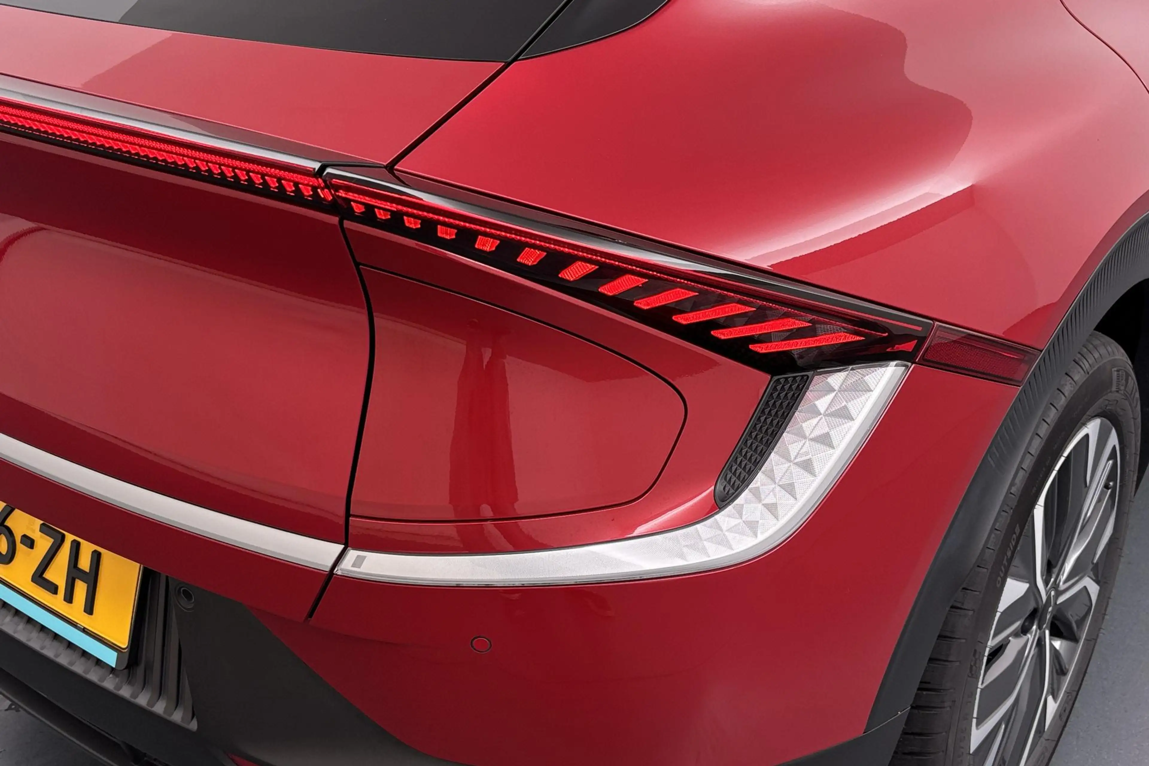 Kia EV6 Air 58 kWh Fel en flitsend onderweg met alle gemak — photo 24