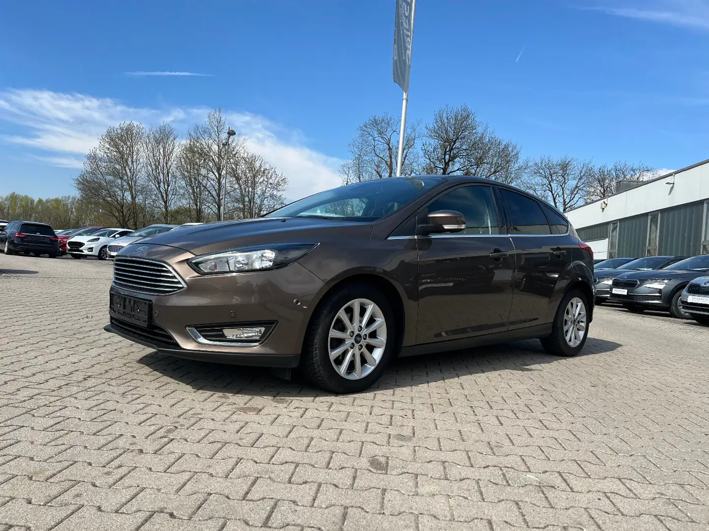 Ford Focus 1.0 EcoBoost Titanium *Navi Sitzh. Alu* Braun - 1