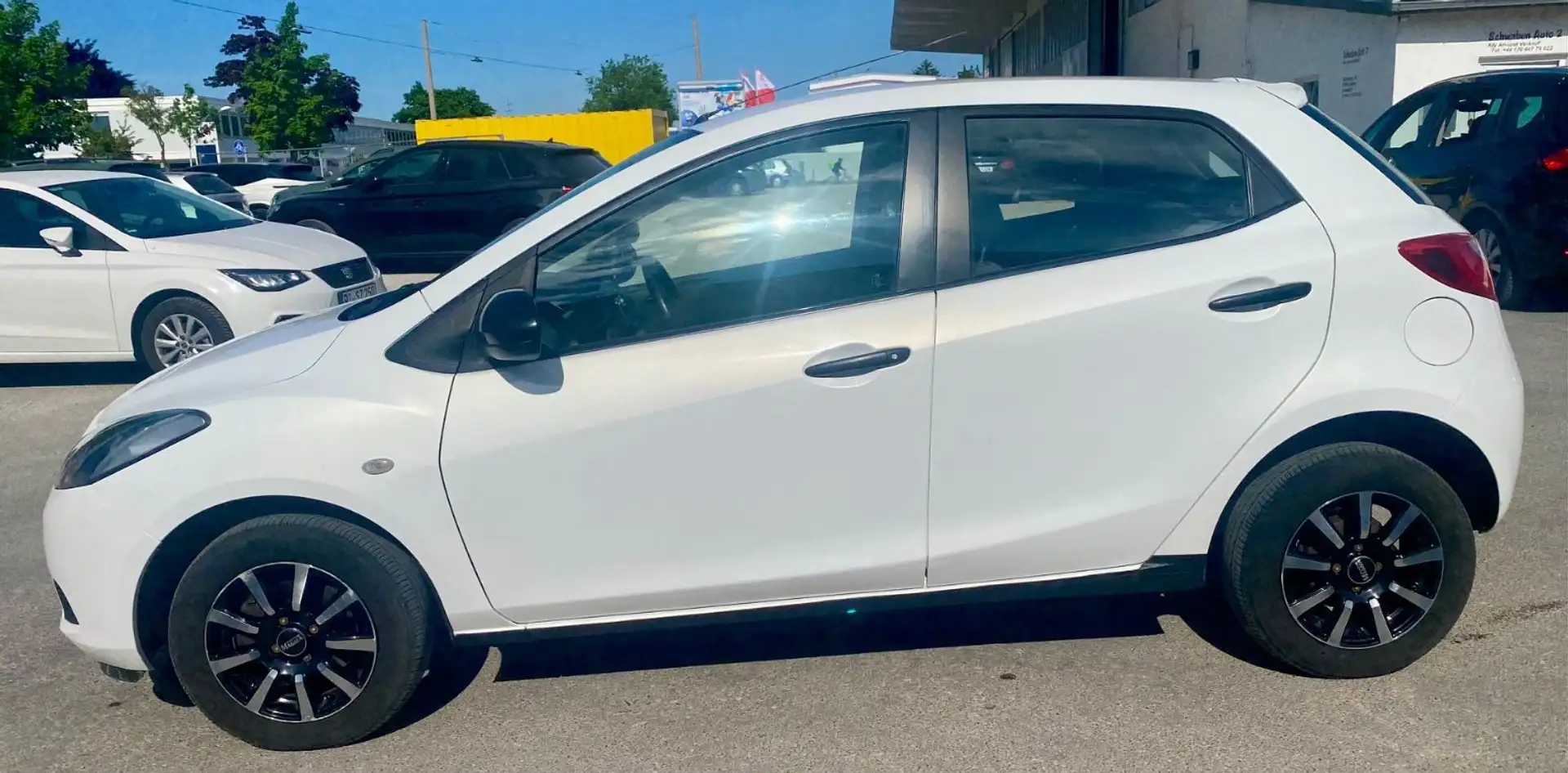 Mazda 2 Lim. 1.3 Impuls"2.Hand-TüvAu:Neu" Fehér - 2