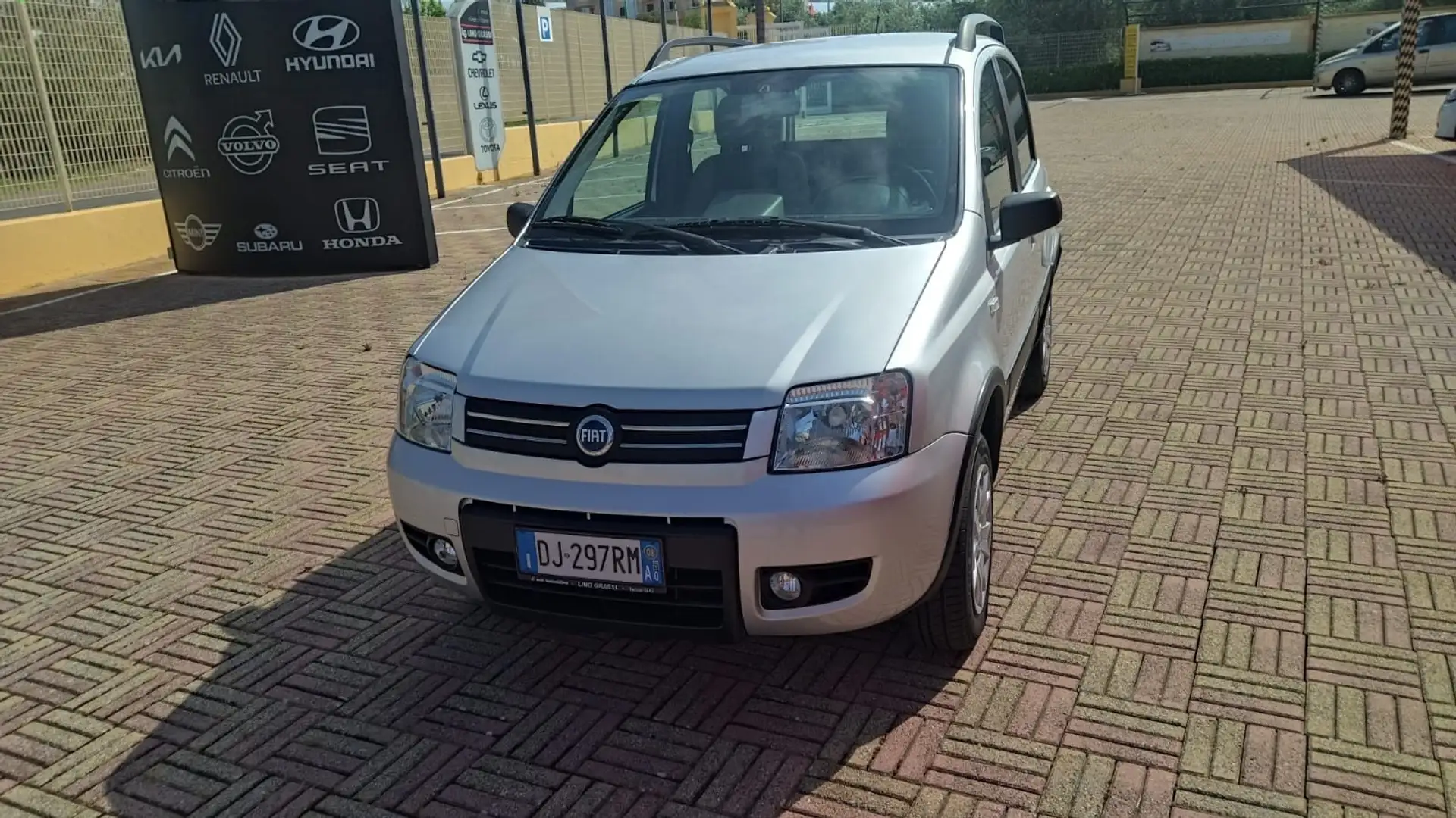 Fiat Panda 1.2 4x4 Climbing Gris - 2