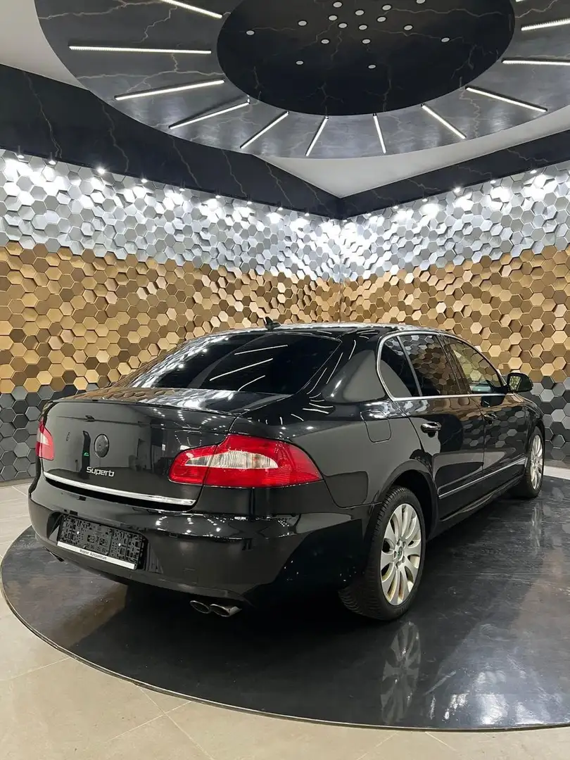 Skoda Superb 3.6 V6 Elegance 4X4 /Xenon/ Schwarz - 2