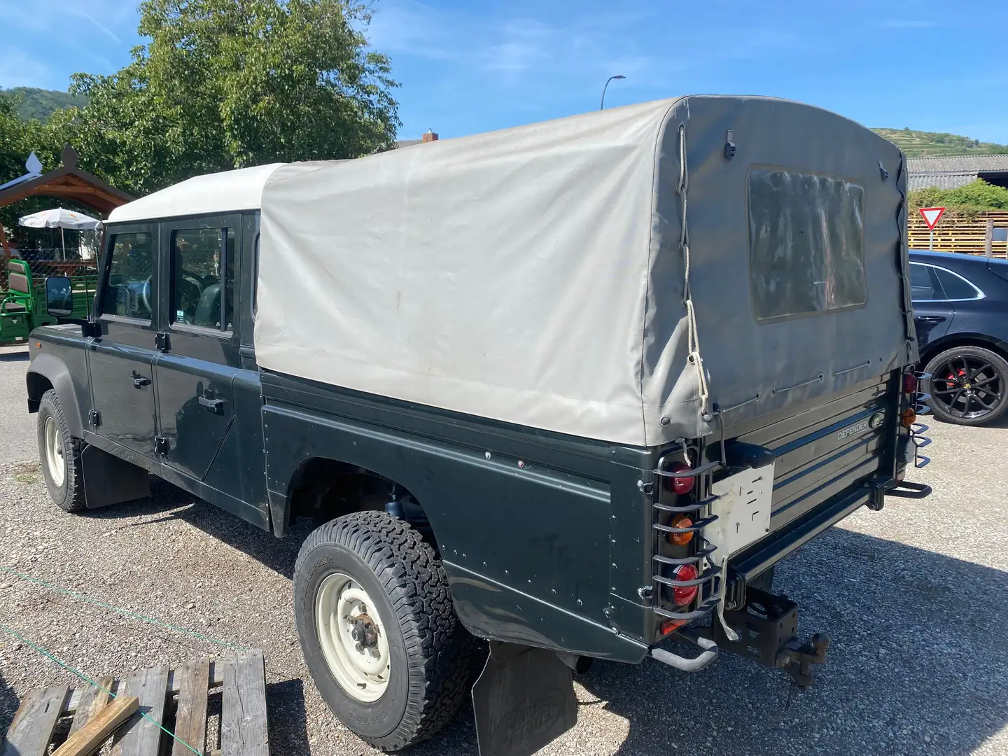 Land Rover Defender Defender 110" DCPU E 2,4 TD DCPU E Grün - 2