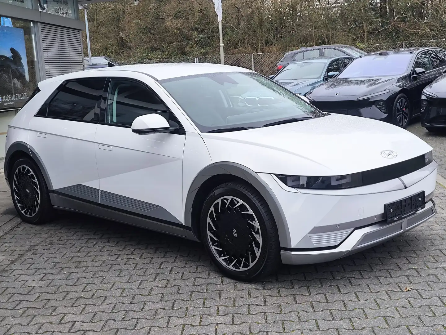 Hyundai IONIQ 5 Techniq WERKSG+NAV+LED+SHZ+KAMERA+WP+AHK Weiß - 2