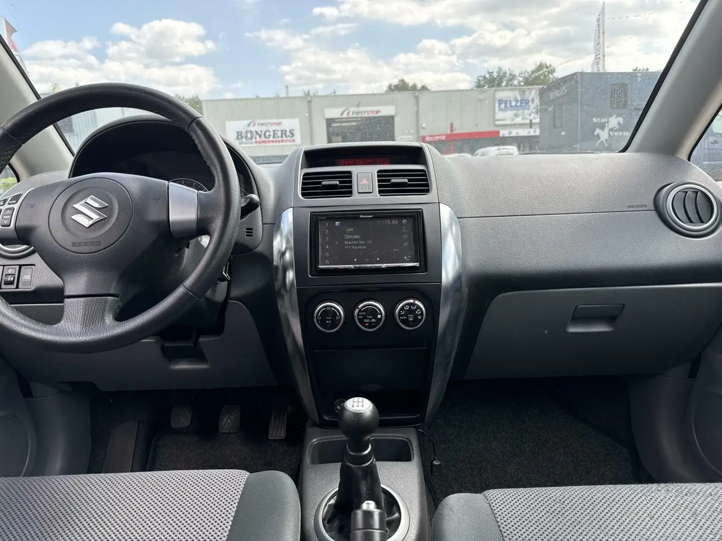 Suzuki SX4 1.6 Exclusive, climatronic, lm-velgen, trekhaak. Gris - 2