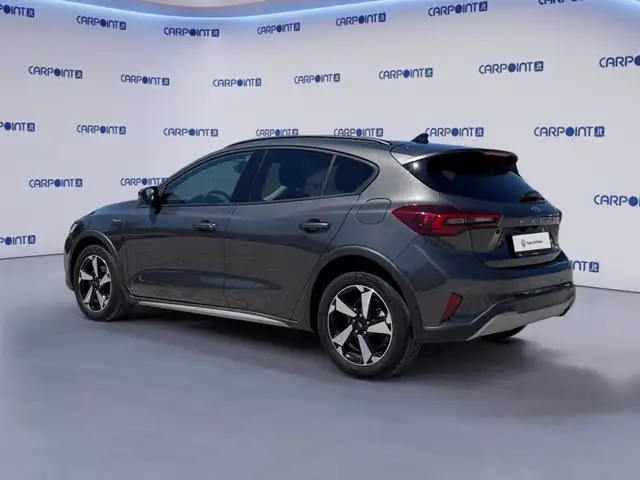 Ford Focus view 3