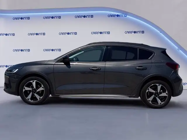 Ford Focus view 2