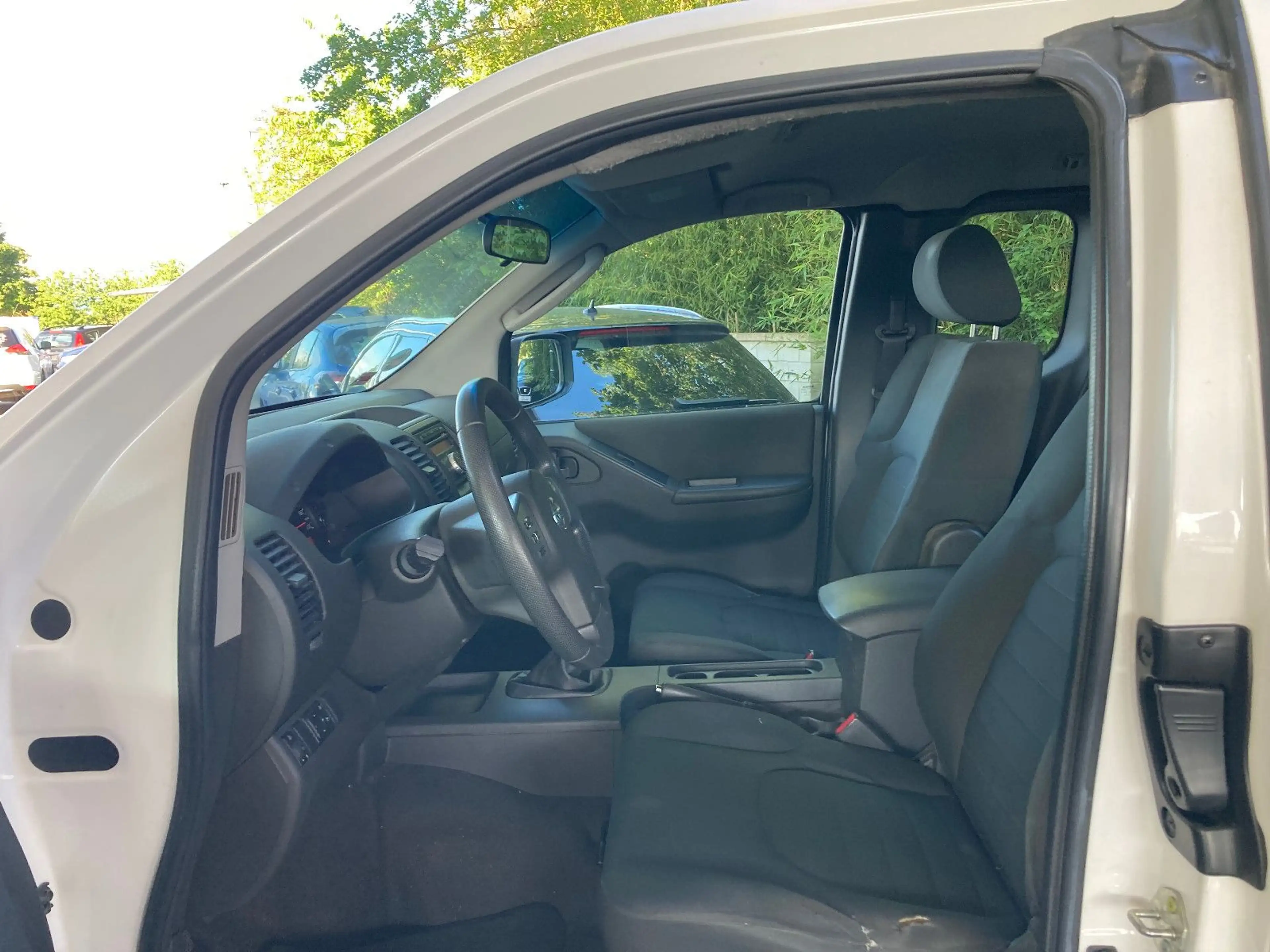Nissan Navara Pickup King Cab XE 4X4-1 Hand -Klima-AHK — photo 13