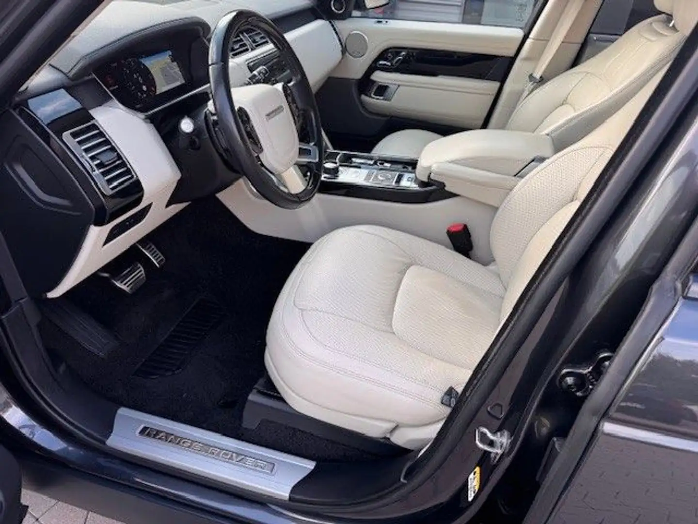 Land Rover Range Rover Vogue D350/MOTOR NEU bei LAND ROVER Grau - 1