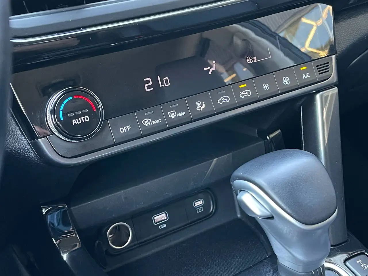 Kia Seltos снимка Kia Seltos