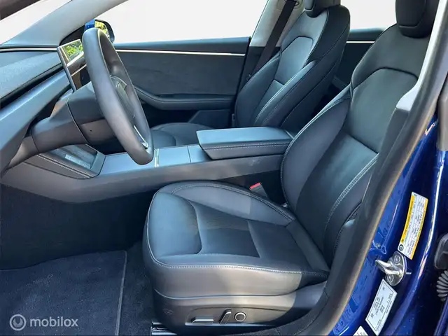 Tesla Model 3 view 6