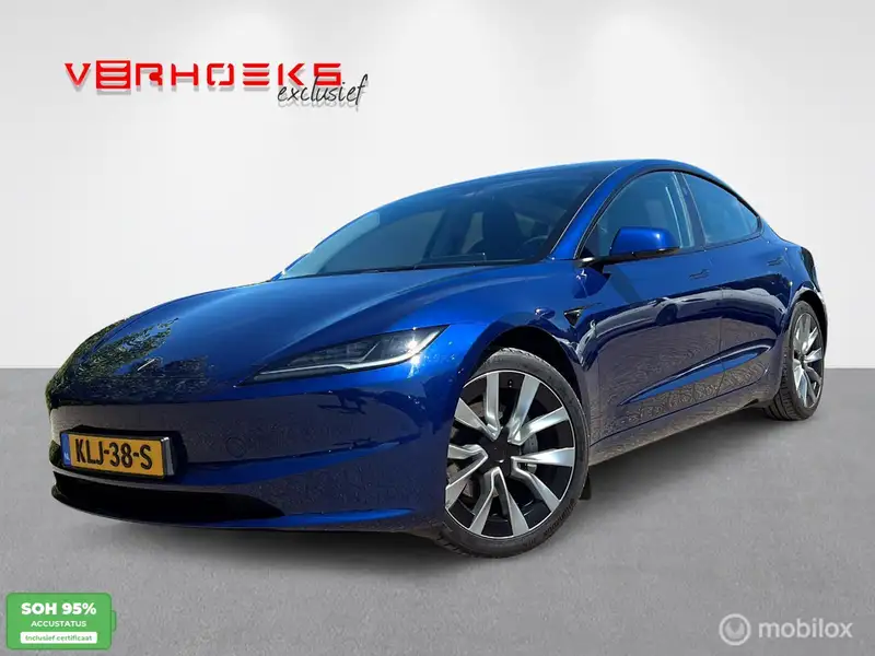 TESLA Model 3