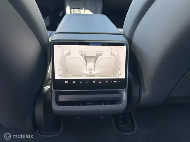 Tesla Model 3 view 13