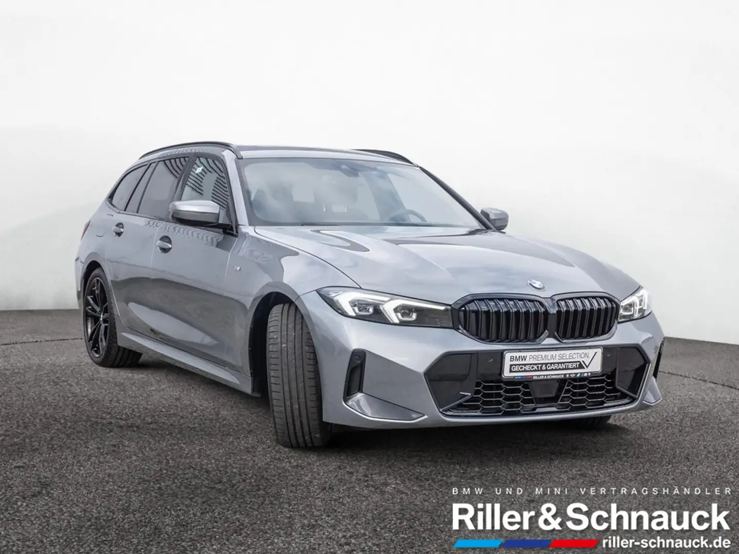 BMW 330 i Touring xDrive M-Sport 19 ZOLL+AHK+KAM+A Grau - 2