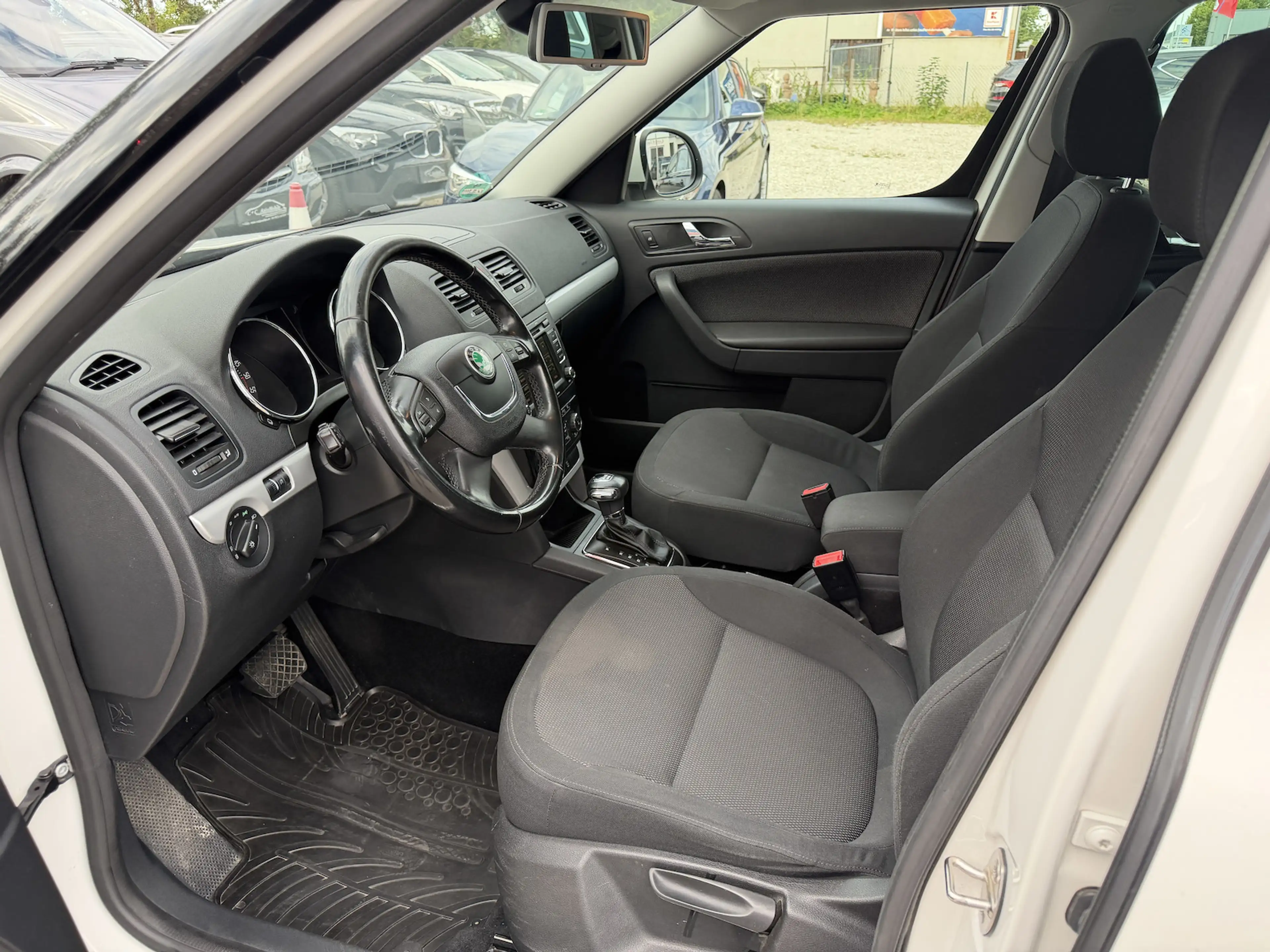 Skoda Yeti 2.0TDi DSG Limited Edition DSG 4x4 Xenon AHK — photo 7
