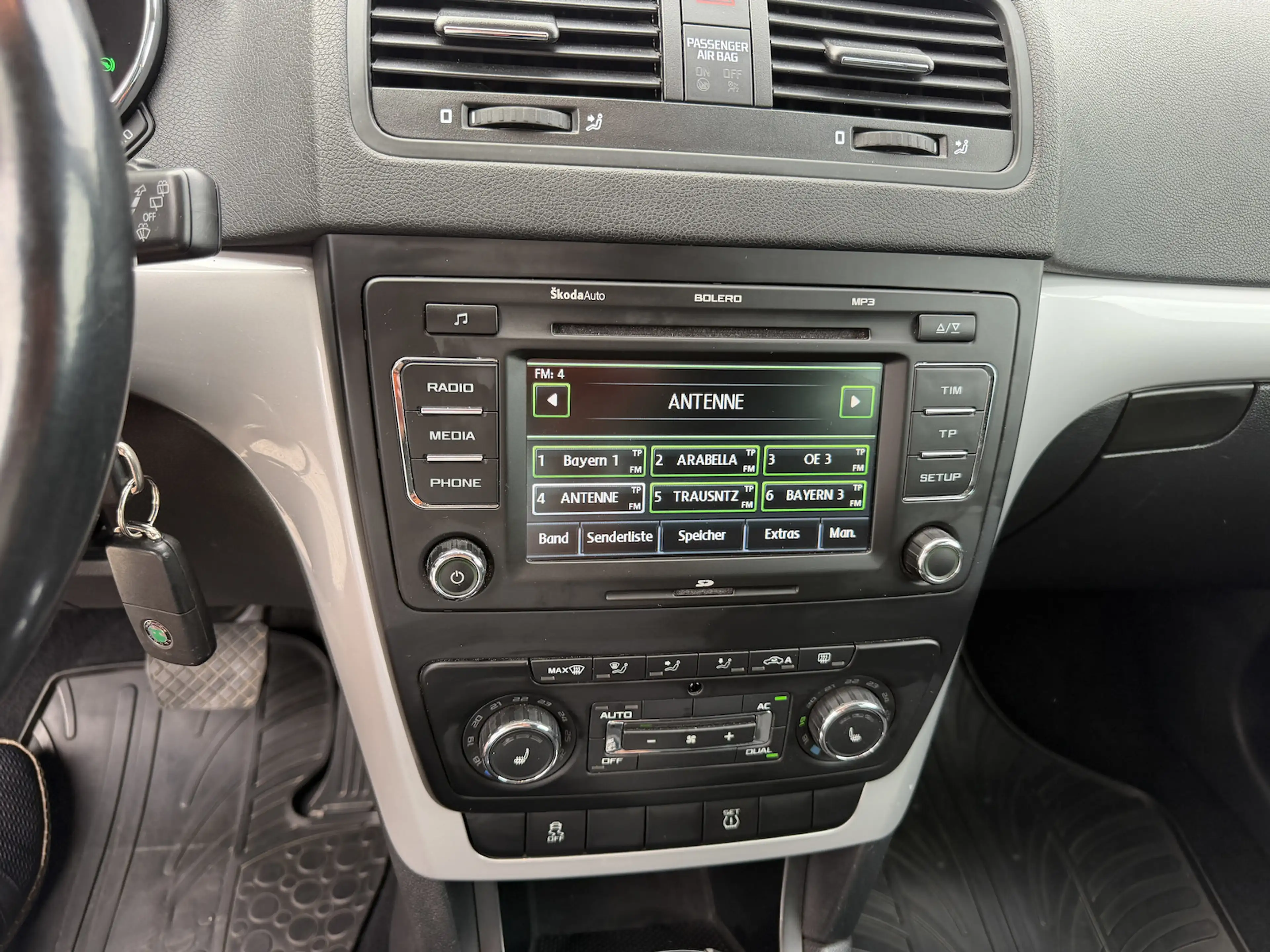 Skoda Yeti 2.0TDi DSG Limited Edition DSG 4x4 Xenon AHK — photo 9