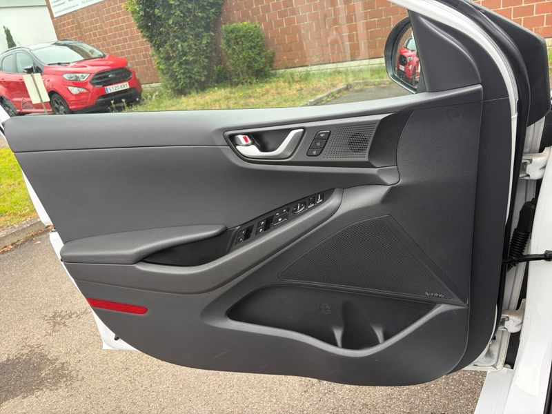 Hyundai IONIQ Plug-in-Hybrid 1.6 GDI Premium — photo 10