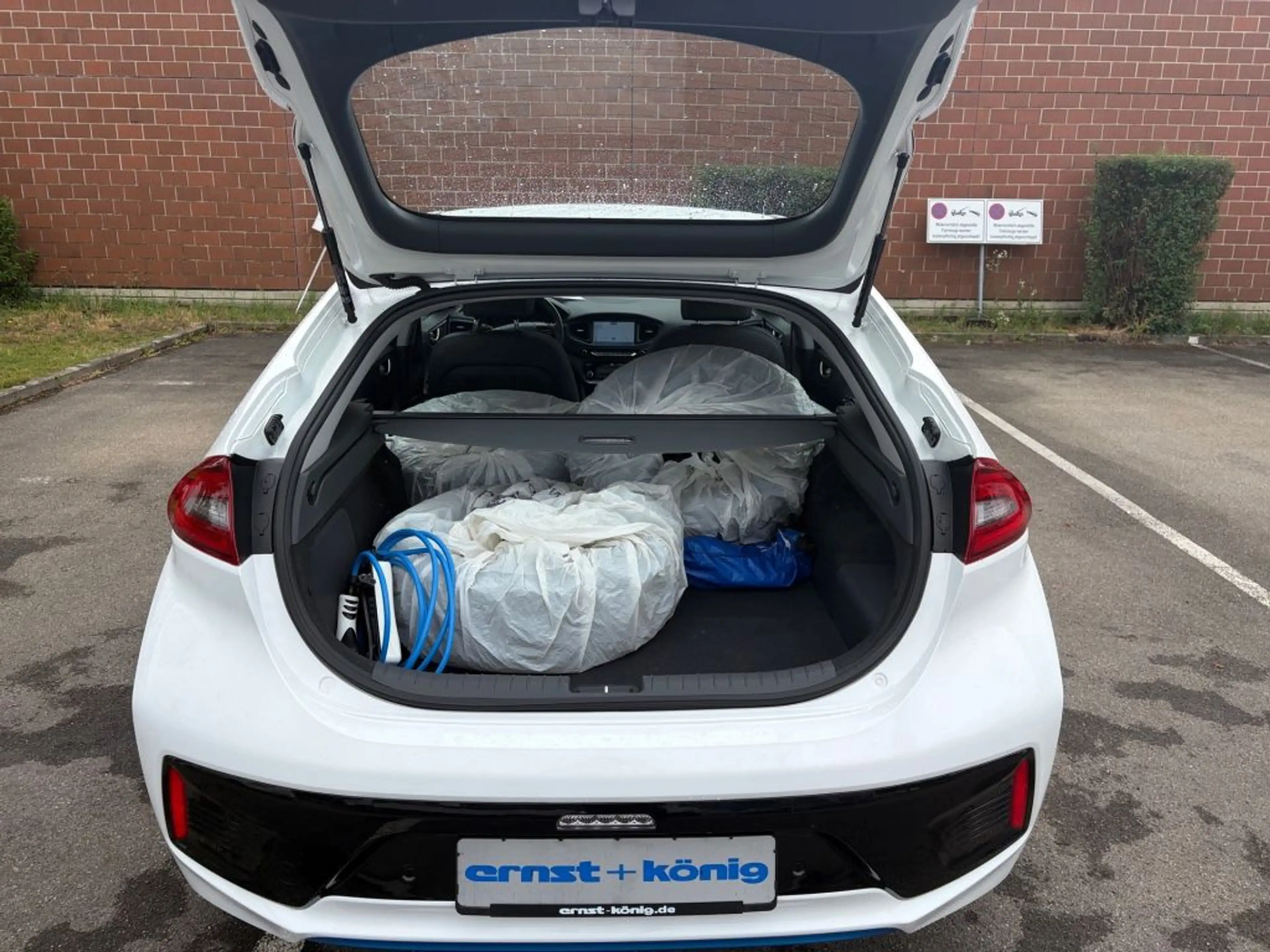 Hyundai IONIQ Plug-in-Hybrid 1.6 GDI Premium — photo 7