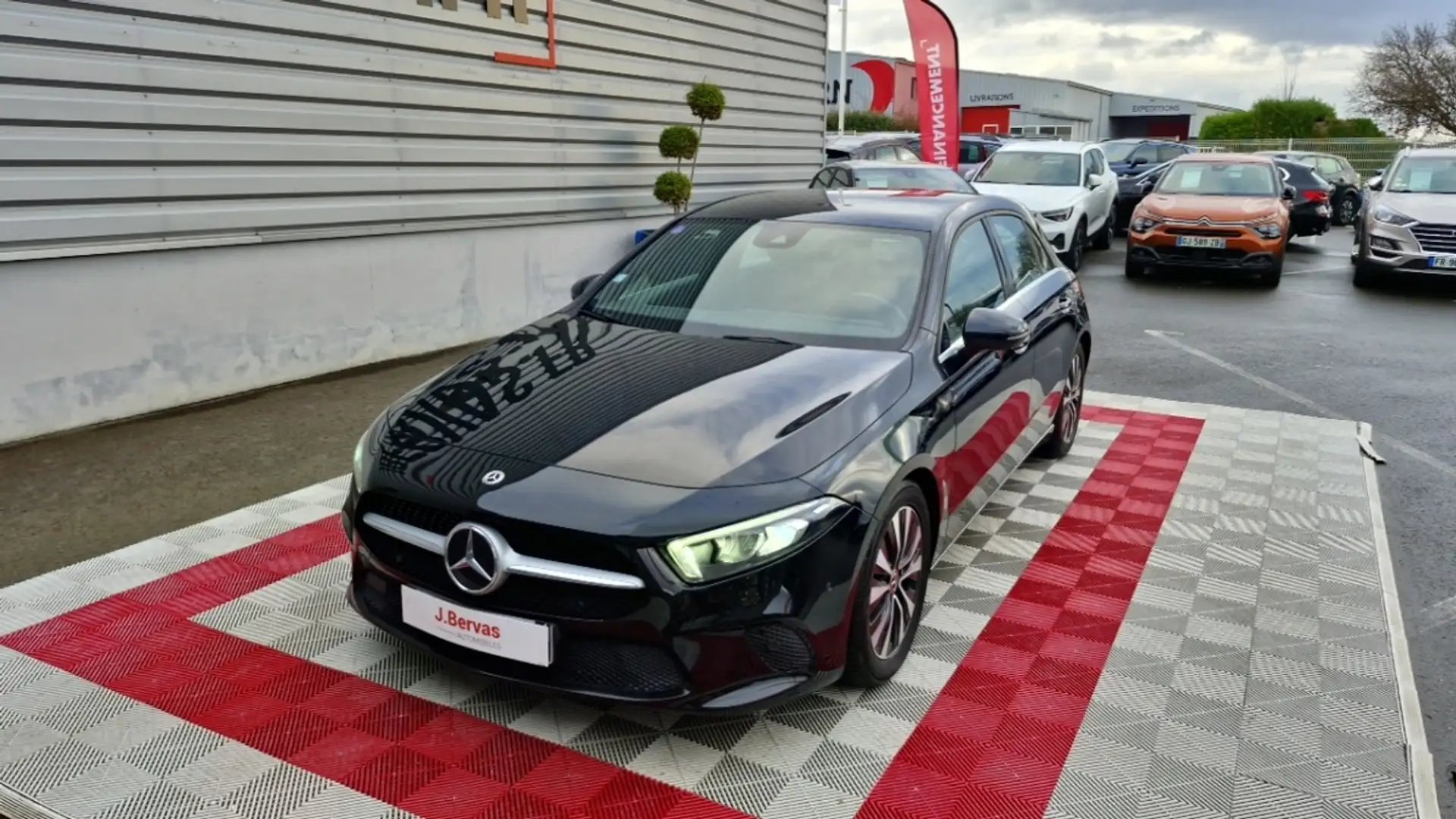 Mercedes-Benz A 180 180 7G-DCT STYLE LINE Noir - 2