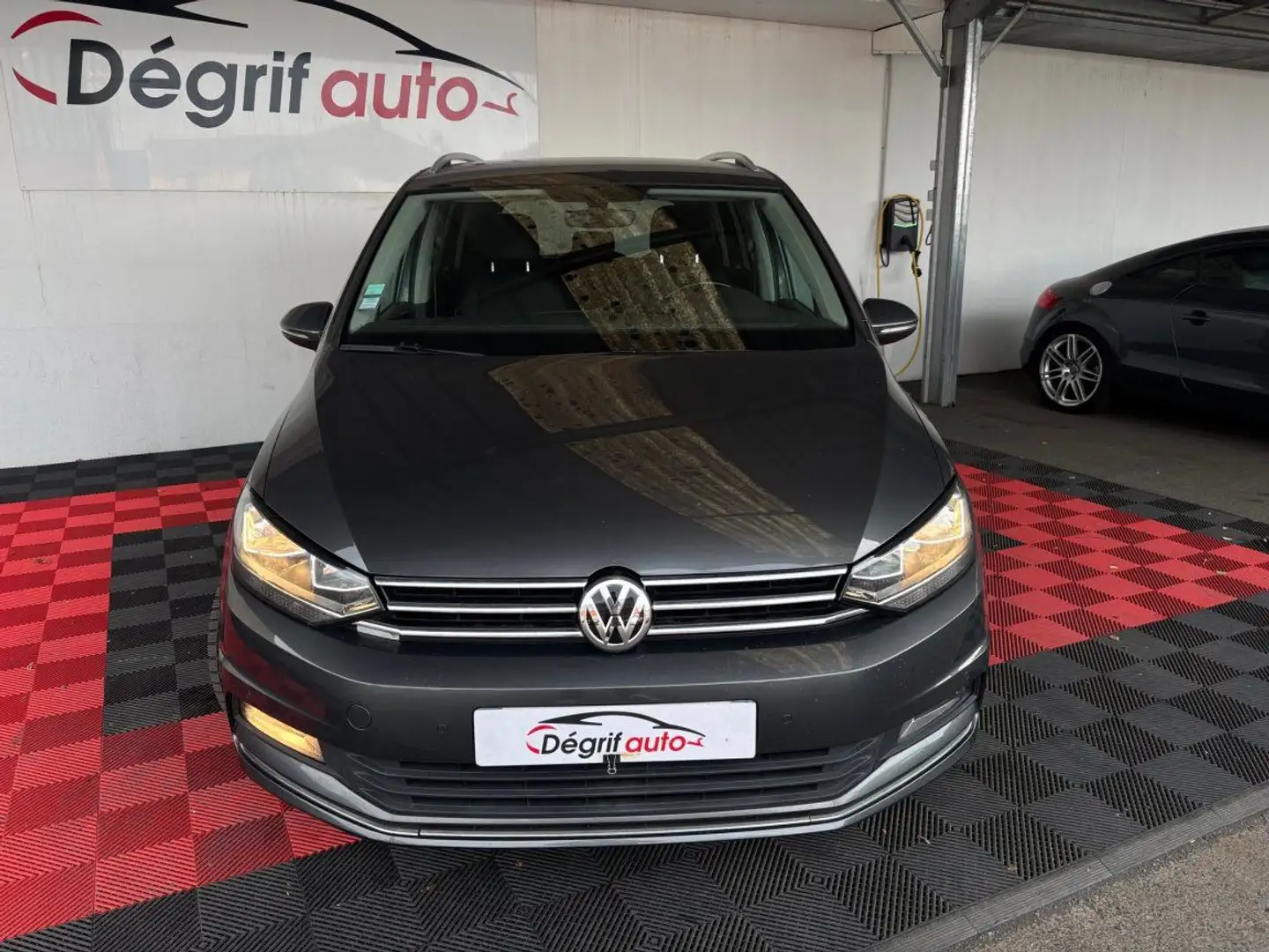 Volkswagen Touran 2.0 TDI 150 BMT DSG6 7pl Confortline Noir - 2
